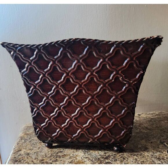 NWT Decorative metal container - Picture 1 of 9